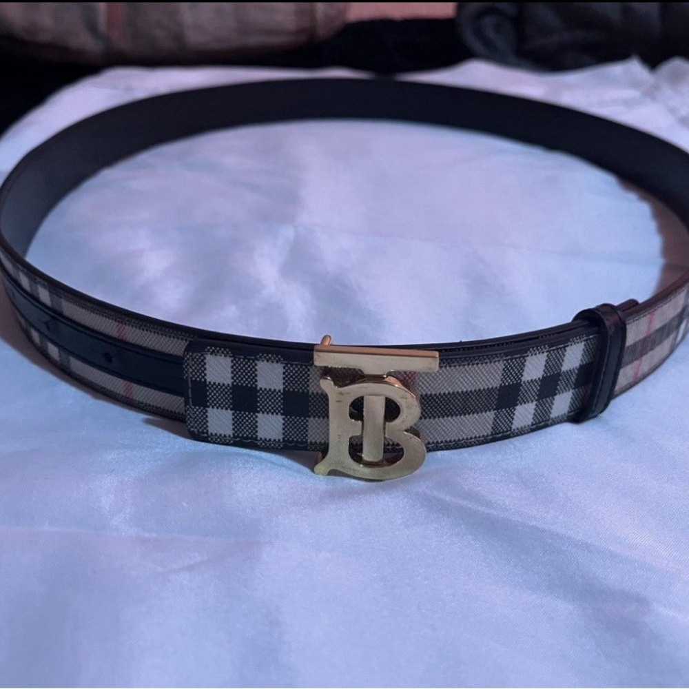Burberry Reversible belt Womens